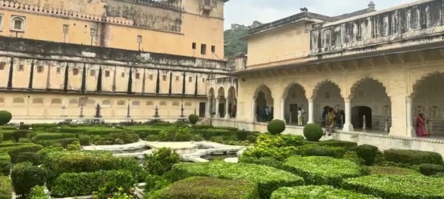 The garden courtyard of the Man Singh Palace