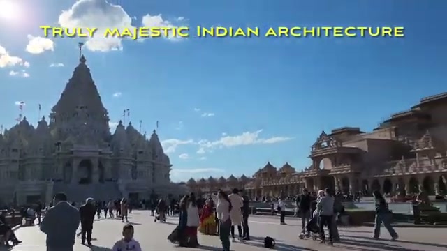 The Mahamandir courtyard and colonnaded wings