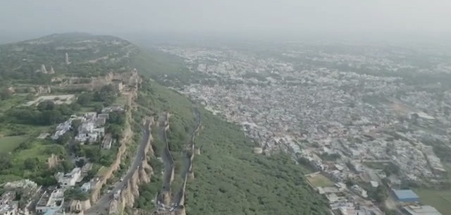 The fort on its hilltop, 180 meters above Chittorgarh city