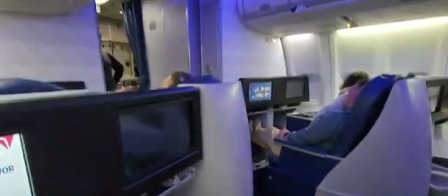 The Delta One cabin on the 757 — lie-flat seats in a narrowbody