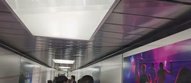 Boarding the 757 through the jet bridge at JFK