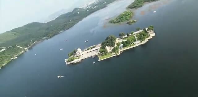 Jagmandir Palace on its island in the middle of Lake Pichola