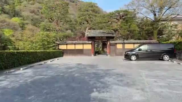 The traditional entrance to Suiran