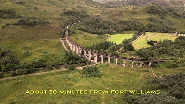 The viaduct’s full curve across the valley from directly above